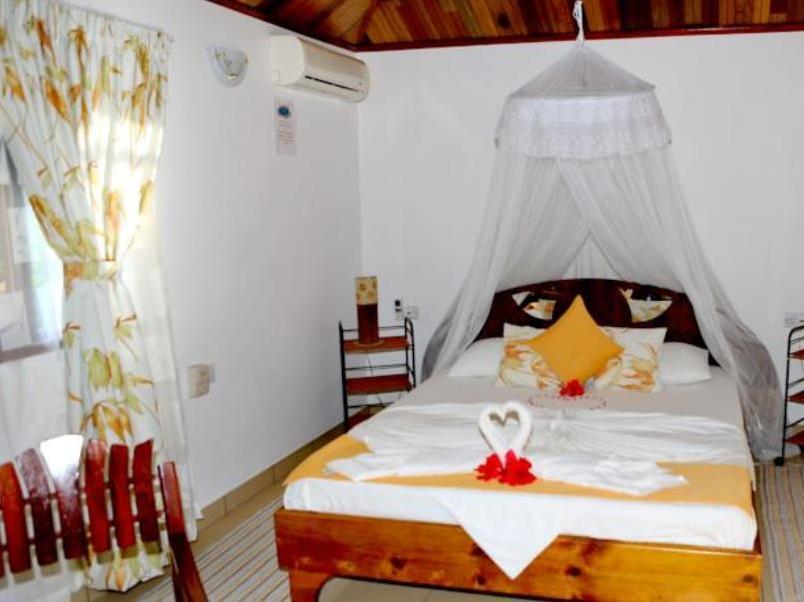 Calou Guest House La Digue Exterior photo
